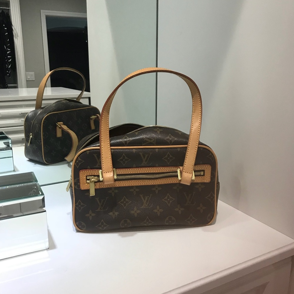 Louis Vuitton purse used once